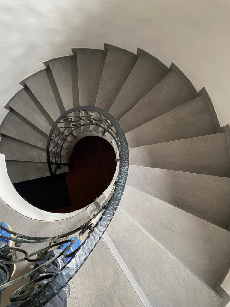 7e442571-877d-4088-a4a2-32570714892d